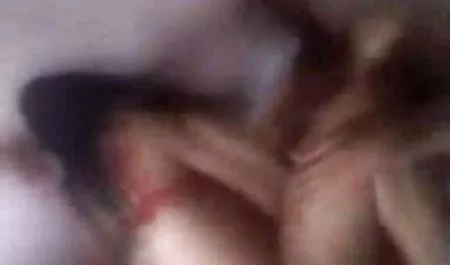 أريد سكيس العرب أن تظهر ساقيها ، التمسيد الدجاج