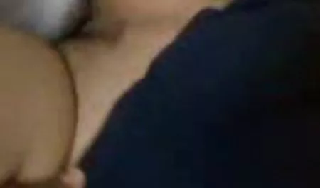 ناضجة أمي إظهار الدجاج سكس عربي 11