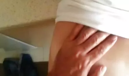 الجاذبية الخاصة بها في شكل إلكتروني ، حصة الشركات سكس اخت عرب اليوغا
