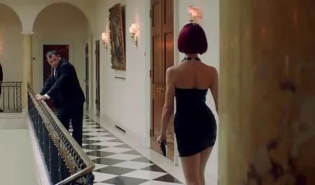 الجمال الأنثوي سكس عرب ممثلات أدناه أسود حزام فستان
