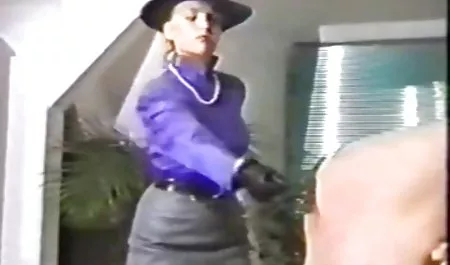 دمية اثنين من القبلات في حين ركوب الثالث اجمل سكس عربي جديد عضو e