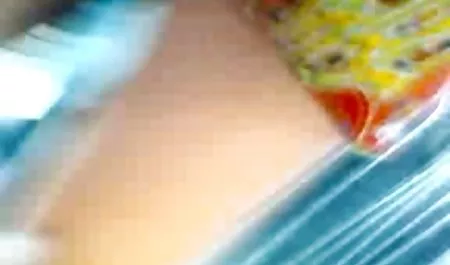 فاسق جميلة الحفر مع صديقته بزاز بنات عرب رقيق وحلوة