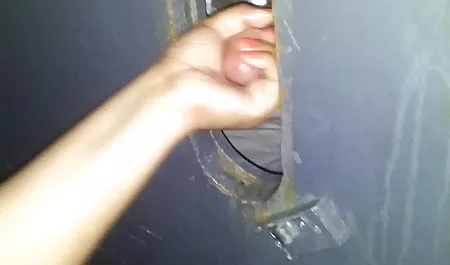 هذا الرجل سكس اطباء عرب هو عاهرة